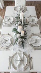 Use simple but striking centerpieces